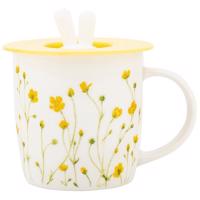 Altom Porcelánový hrnček Marigolds so silikónovým viečkom, 360 ml